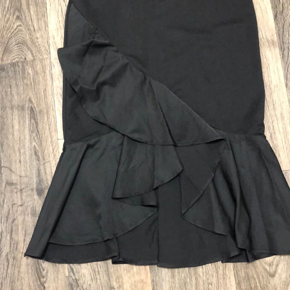 NEVER WORN! Mid-length ruffled, black skirt! - Picture 2 of 3